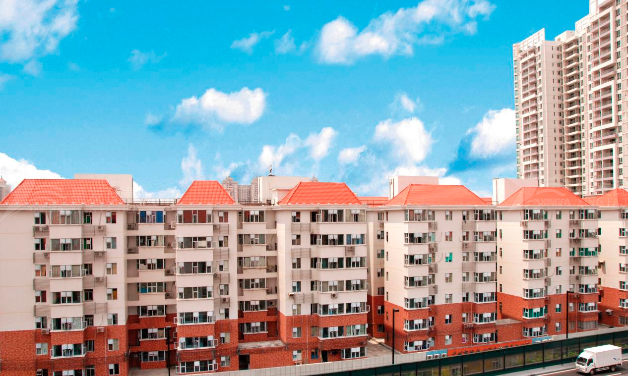 平改坡工程用合成樹脂瓦的優(yōu)勢，不僅僅是提升城市形象那么簡單！